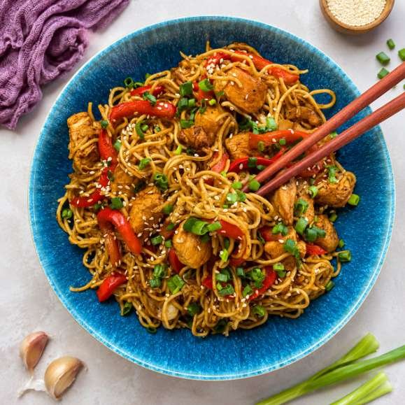 87 yakisoba de pollo 8,90€ - Kinzora Sushi - Kinzora Sushi